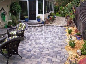 Paver Patio Ideas With Sitting Wall