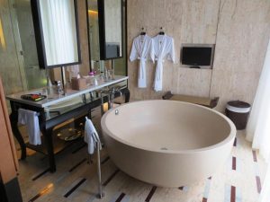 Oversized Bathtubs Designs