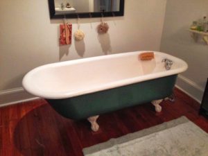 Pedestal Tub