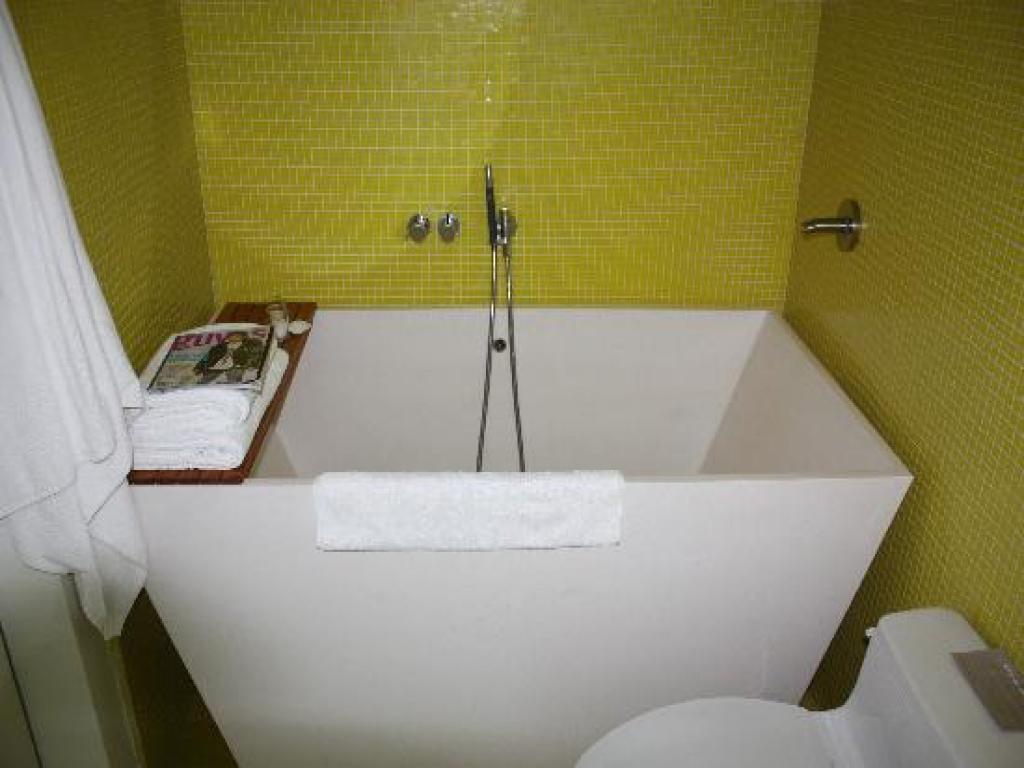 Small Bathtubs For Sale