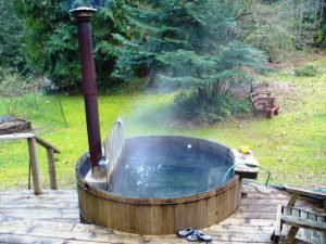 Wood Bathtub Heated Water Design