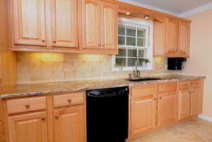 Popular Kitchen Paint Colors with Light Oak Cabinets