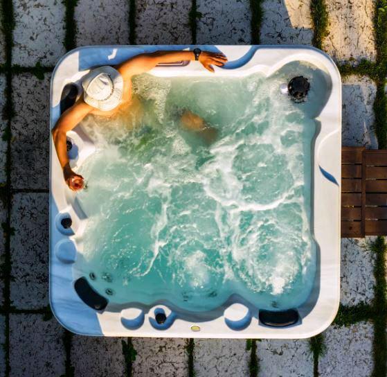 Jacuzzi Whirlpool Bath Style
